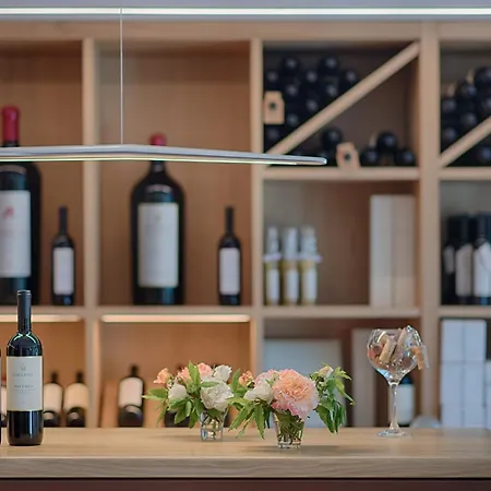 La Valletta Boutique Wine Estate Bed & Breakfast *